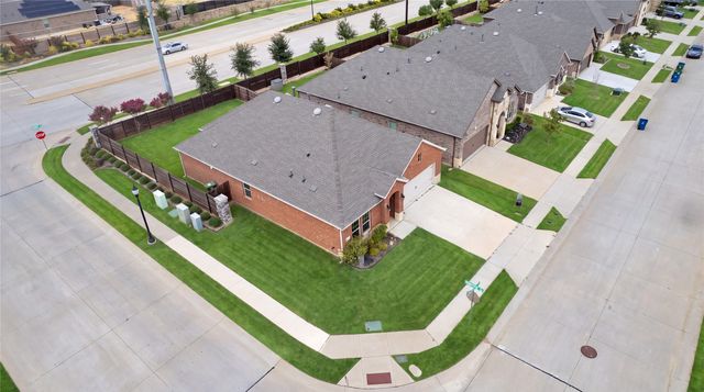 3303 Brady Starr Drive, Aubrey, TX 76227