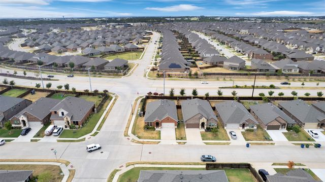 3303 Brady Starr Drive, Aubrey, TX 76227