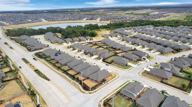 3303 Brady Starr Drive, Aubrey, TX 76227