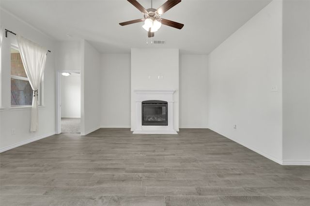 3303 Brady Starr Drive, Aubrey, TX 76227