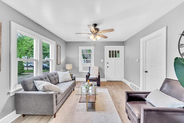 2601 Arthur AVENUE, Racine, WI 53405