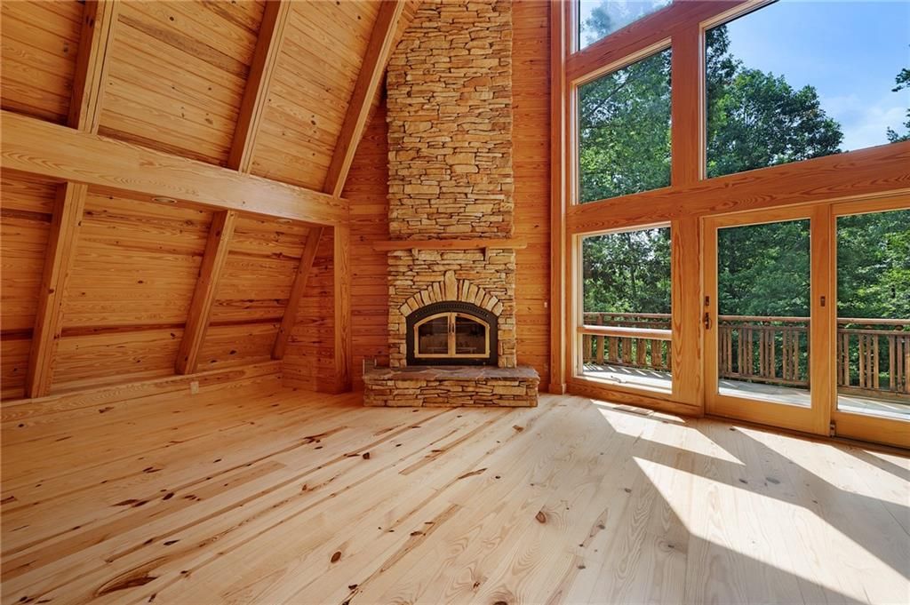 Image 12 of property listing at 464 Poole Road, Ball Ground, GA 30107