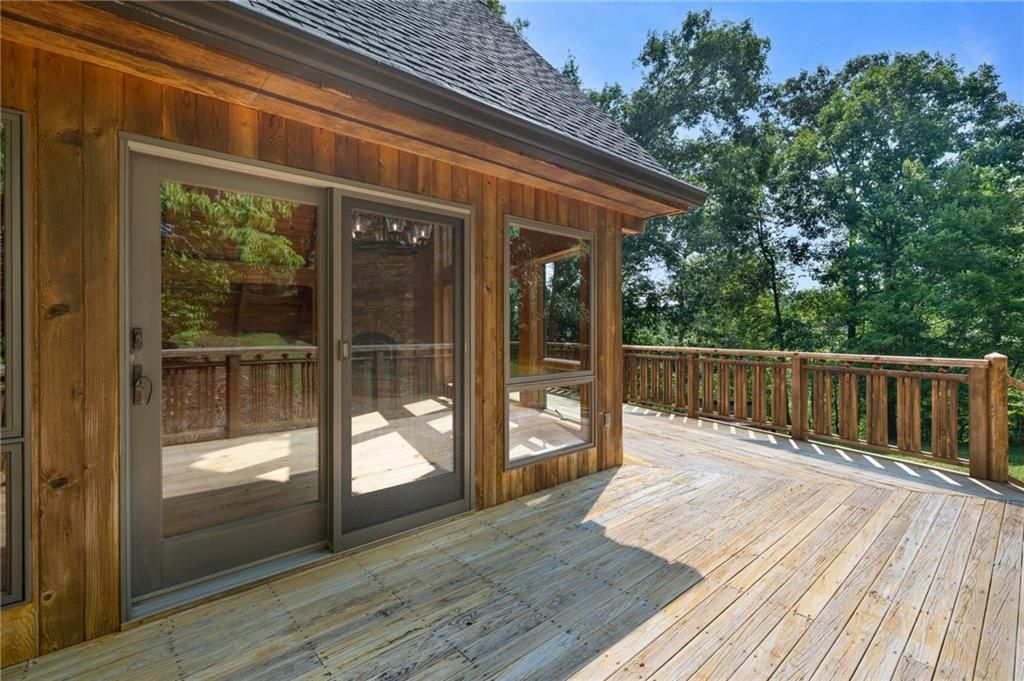 Image 28 of property listing at 464 Poole Road, Ball Ground, GA 30107