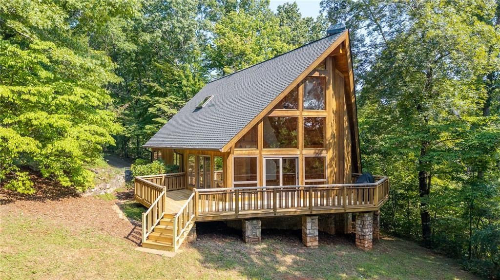 Image 33 of property listing at 464 Poole Road, Ball Ground, GA 30107