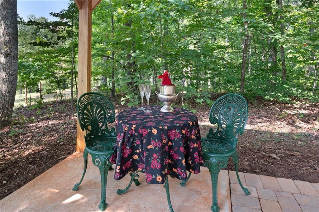 Image 42 of property listing at 464 Poole Road, Ball Ground, GA 30107