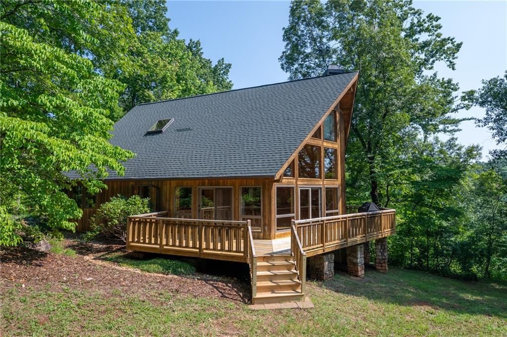 Image 6 of property listing at 464 Poole Road, Ball Ground, GA 30107