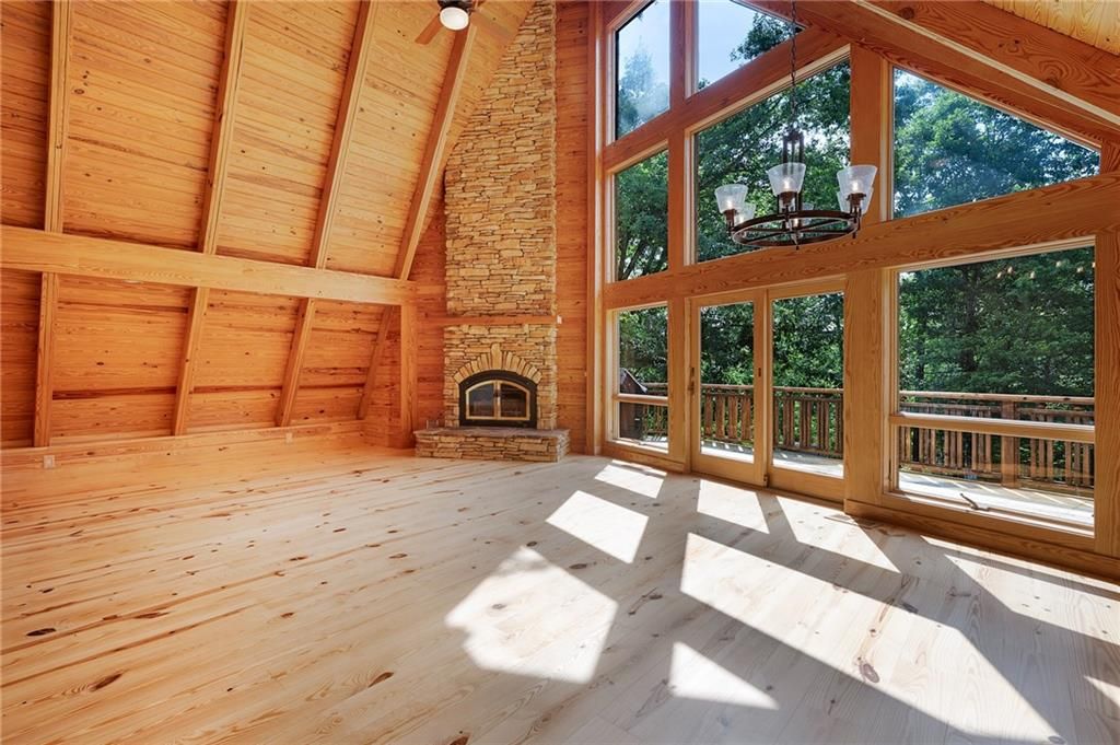 Image 8 of property listing at 464 Poole Road, Ball Ground, GA 30107