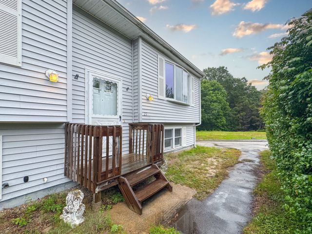 27 Treetop Way, Plymouth, MA 02360