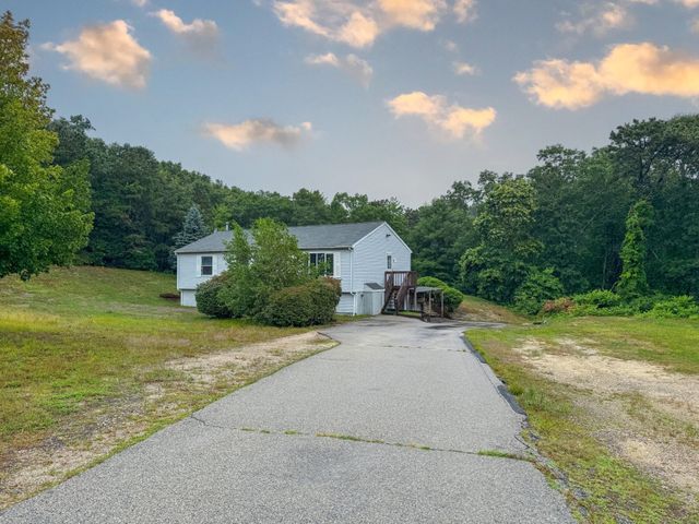 27 Treetop Way, Plymouth, MA 02360