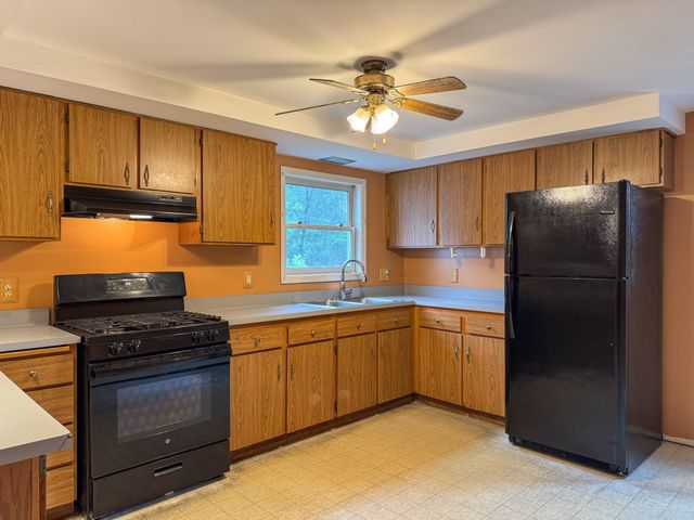 27 Treetop Way, Plymouth, MA 02360