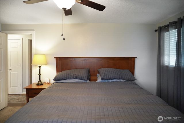 1209 10th Avenue SE, Puyallup, WA 98372