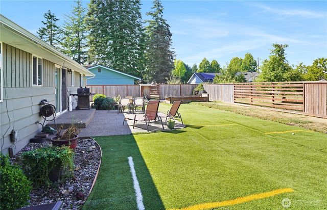 1209 10th Avenue SE, Puyallup, WA 98372