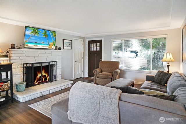 1209 10th Avenue SE, Puyallup, WA 98372