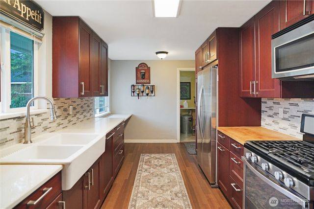 1209 10th Avenue SE, Puyallup, WA 98372