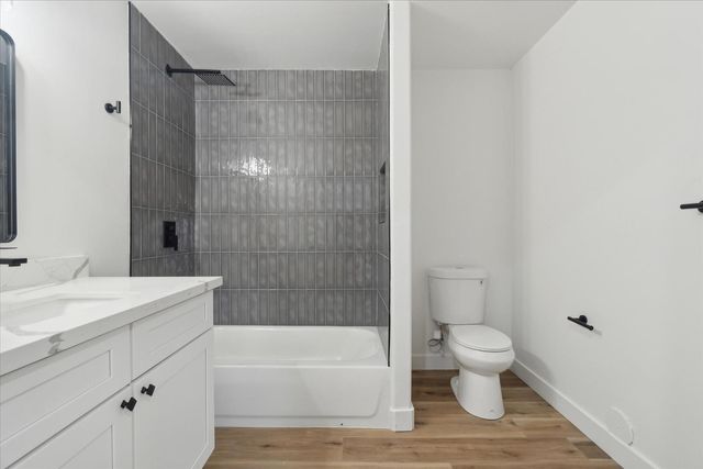 8525 E Clarendon Avenue, Scottsdale, AZ 85251