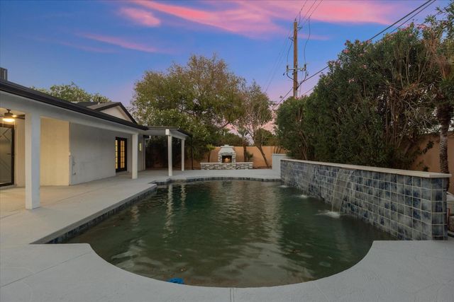 8525 E Clarendon Avenue, Scottsdale, AZ 85251