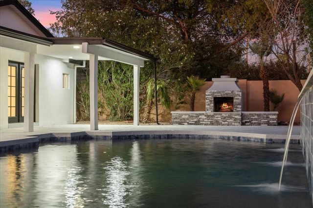 8525 E Clarendon Avenue, Scottsdale, AZ 85251