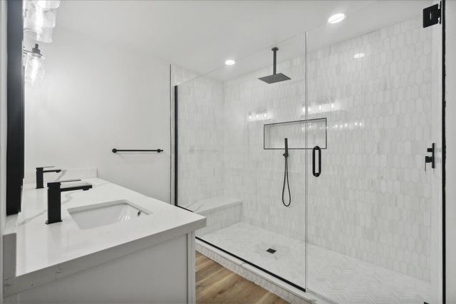 8525 E Clarendon Avenue, Scottsdale, AZ 85251
