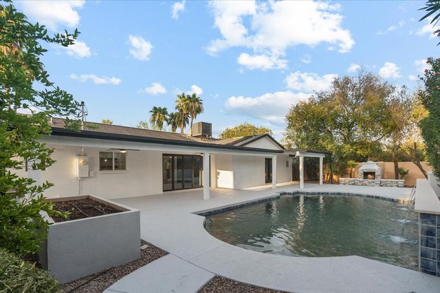 8525 E Clarendon Avenue, Scottsdale, AZ 85251