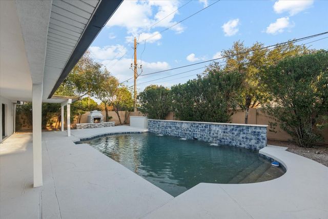 8525 E Clarendon Avenue, Scottsdale, AZ 85251