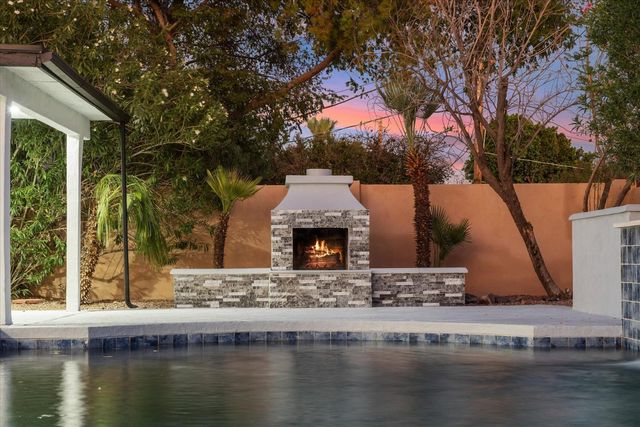 8525 E Clarendon Avenue, Scottsdale, AZ 85251