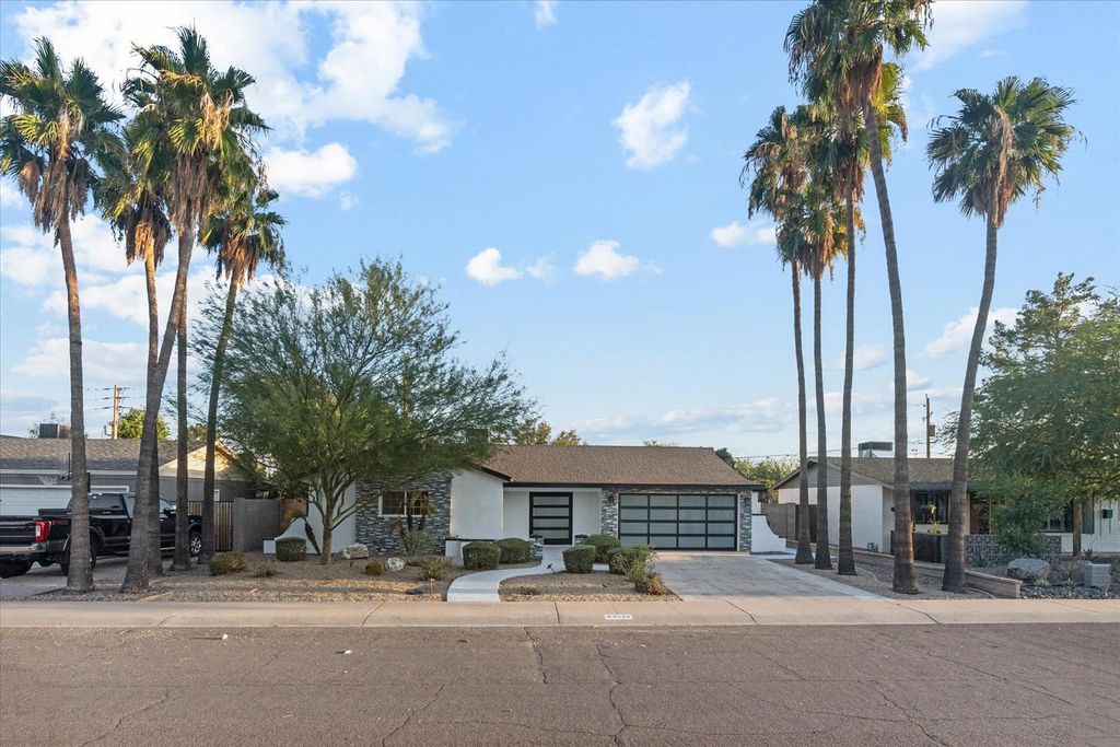 8525 E Clarendon Avenue, Scottsdale, AZ 85251