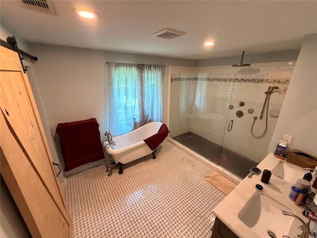 2135 Laurel Mill Way, Roswell, GA 30076