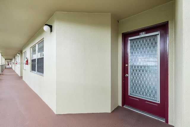 901 SW 128th Ave 212E, Pembroke Pines, FL 33027