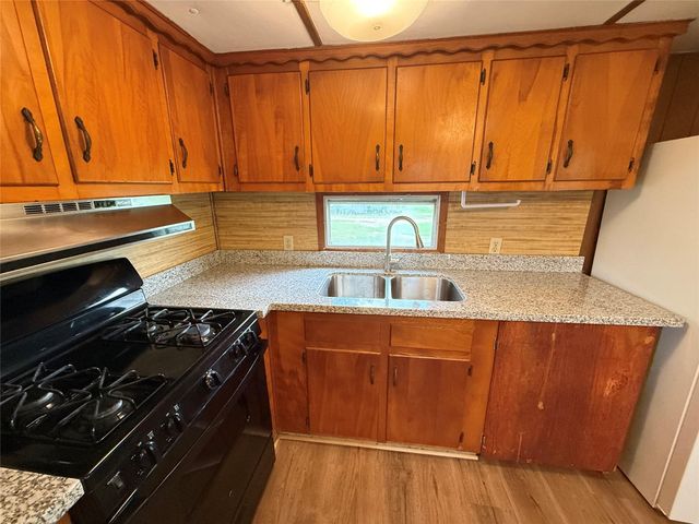 4514 W Cedar Bayou Lynchburg Road, Baytown, TX 77521