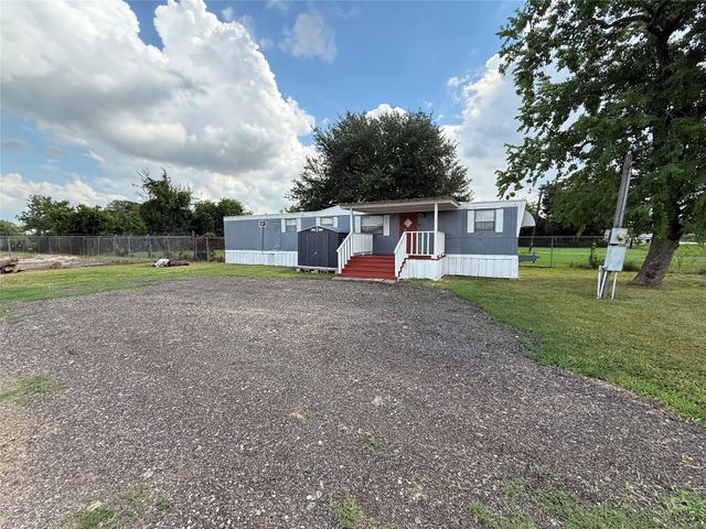 4514 W Cedar Bayou Lynchburg Road, Baytown, TX 77521