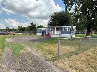 4514 W Cedar Bayou Lynchburg Road, Baytown, TX 77521