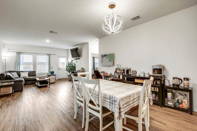 207 Soapstone PASS, Maxwell, TX 78656