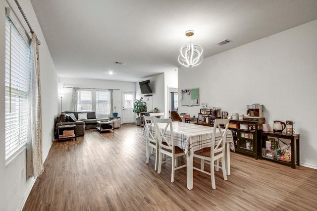 207 Soapstone PASS, Maxwell, TX 78656