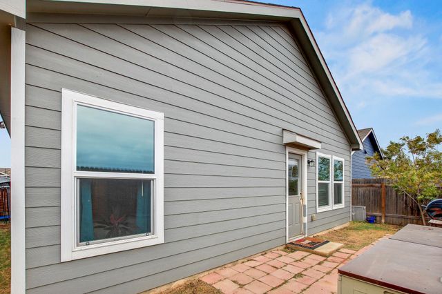 207 Soapstone PASS, Maxwell, TX 78656