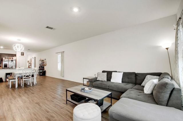 207 Soapstone PASS, Maxwell, TX 78656