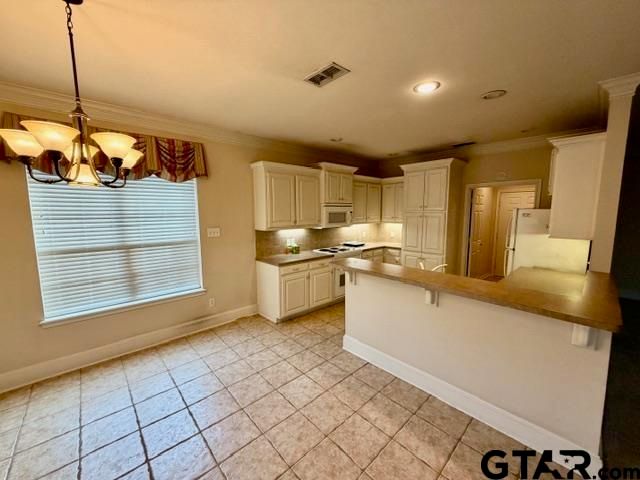 1911 Hollyglen, Tyler, TX 75703