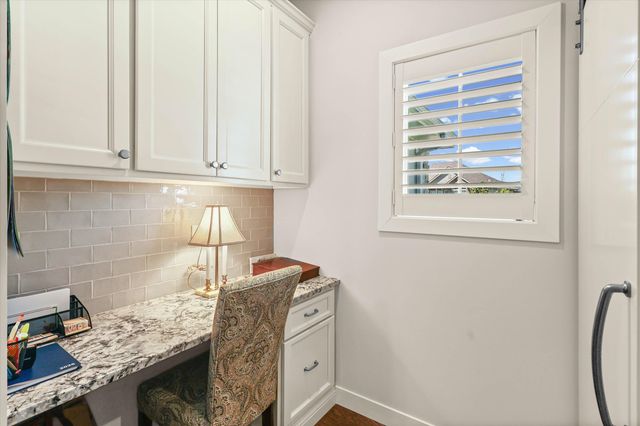 5317 HARBOR TOWN DR, Columbia, MO 65201