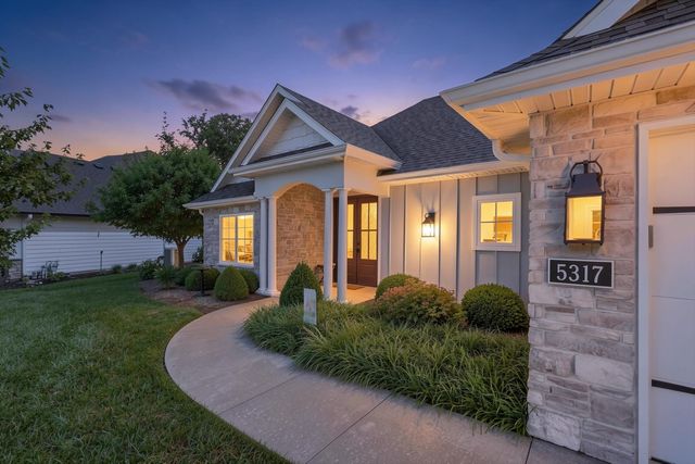 5317 HARBOR TOWN DR, Columbia, MO 65201