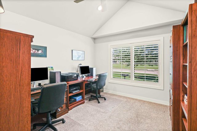 5317 HARBOR TOWN DR, Columbia, MO 65201