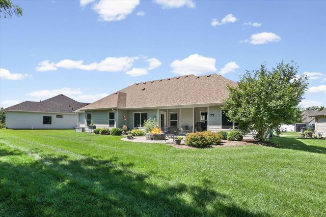 5317 HARBOR TOWN DR, Columbia, MO 65201