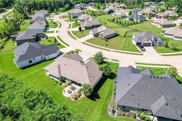 5317 HARBOR TOWN DR, Columbia, MO 65201
