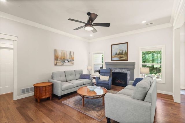 5317 HARBOR TOWN DR, Columbia, MO 65201