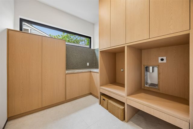 8915 San Benito Way, Dallas, TX 75218