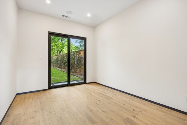 8915 San Benito Way, Dallas, TX 75218