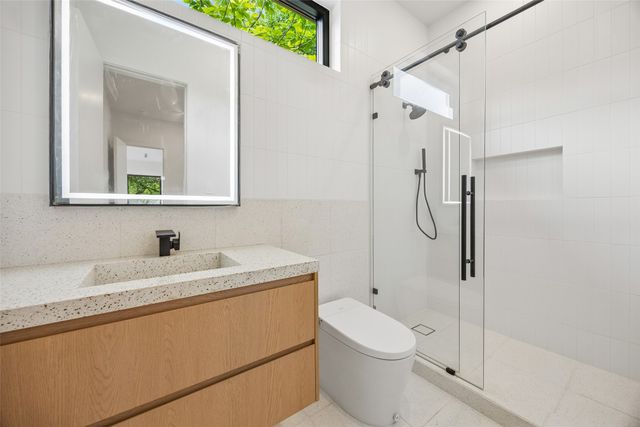 8915 San Benito Way, Dallas, TX 75218