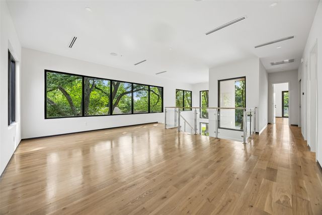 8915 San Benito Way, Dallas, TX 75218