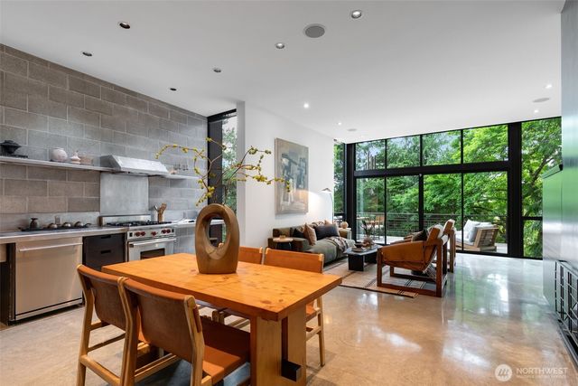 1701 33rd Avenue, Seattle, WA 98122