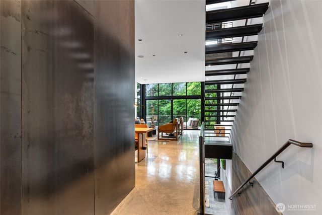 1701 33rd Avenue, Seattle, WA 98122