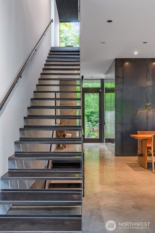 1701 33rd Avenue, Seattle, WA 98122
