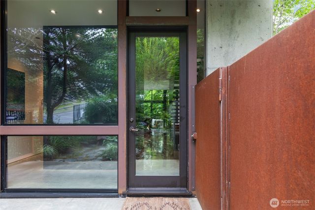 1701 33rd Avenue, Seattle, WA 98122